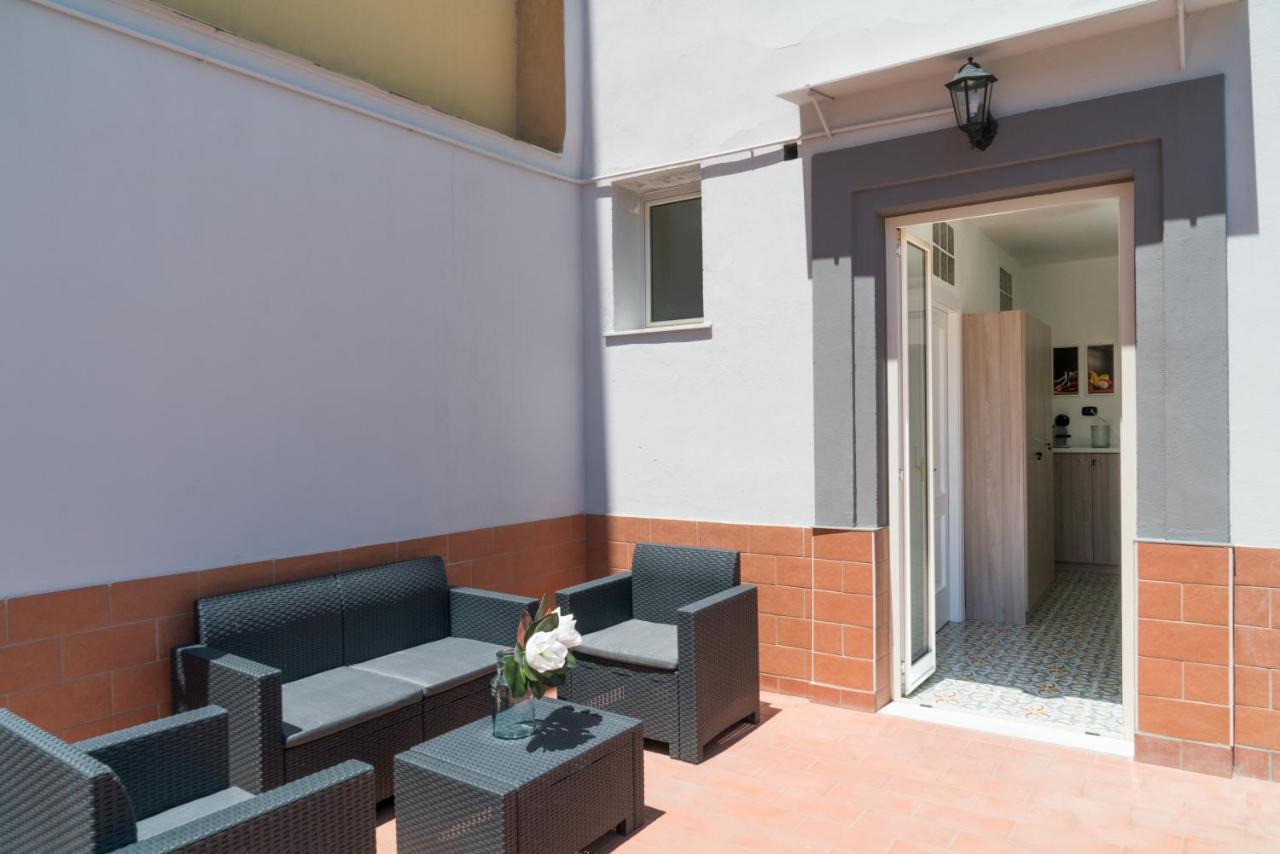 Suite & Luxury Rooms Palazzo Diomede Carafa Naples Exterior photo