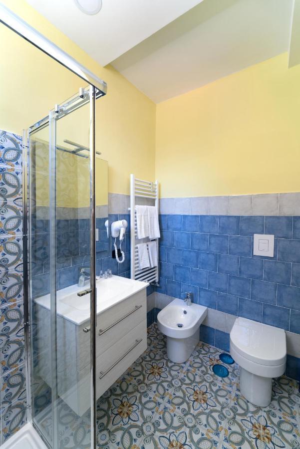 Suite & Luxury Rooms Palazzo Diomede Carafa Naples Exterior photo