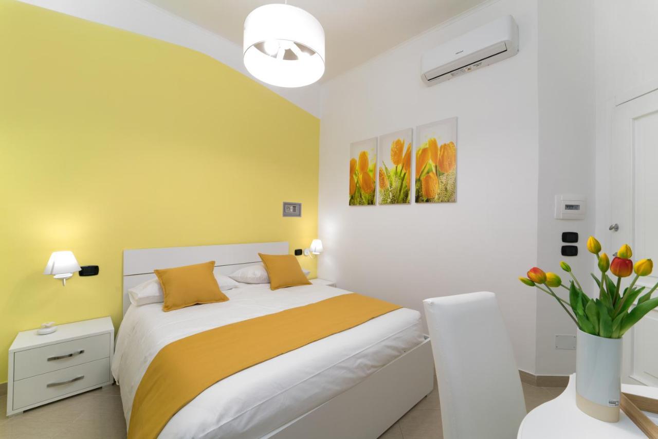 Suite & Luxury Rooms Palazzo Diomede Carafa Naples Exterior photo